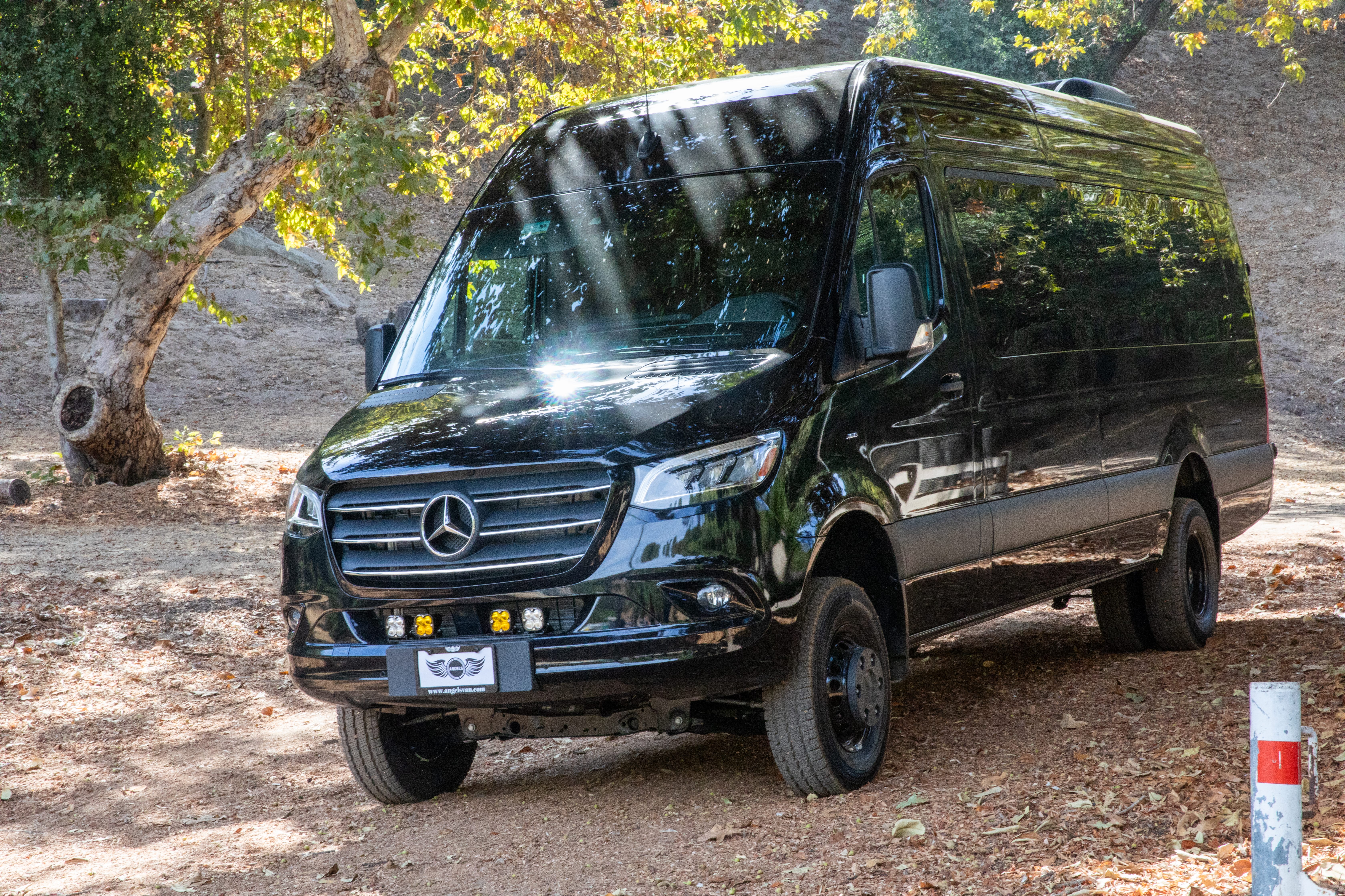 MERCEDEZ-BENZ SPRINTER 3500 AWD 14 PASSENGER Image 17